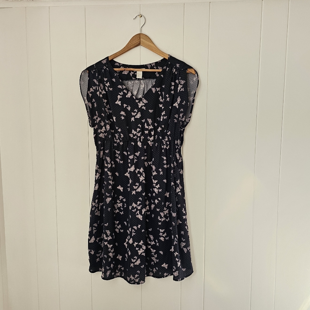 H&M Mama Maternity Butterfly Print Dress with Pockets